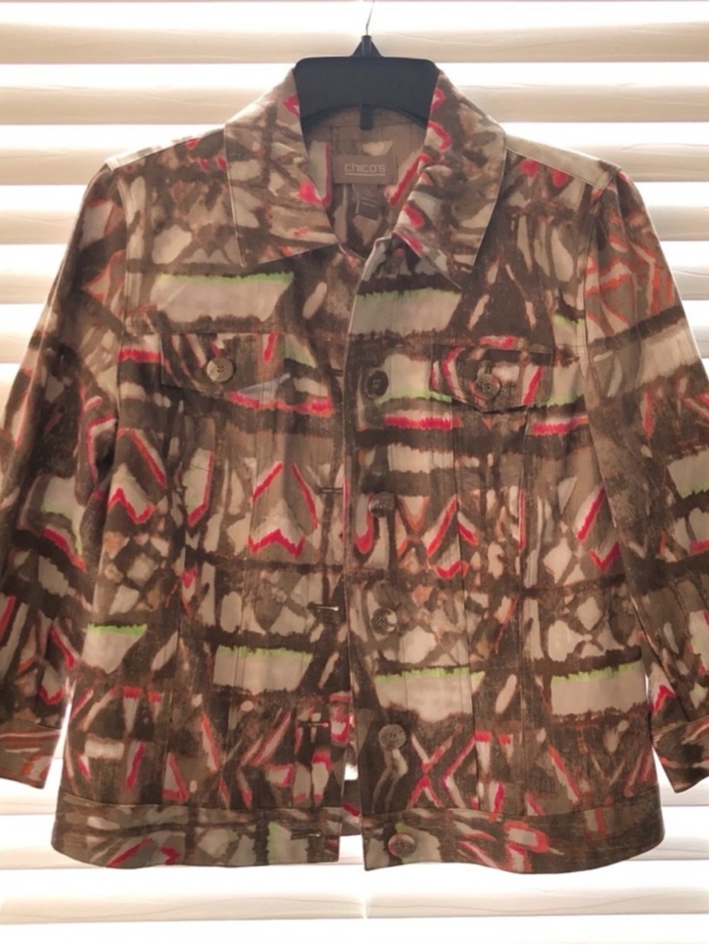 Chico’s Button Front Denim Jacket Tan White Orange Pink & Green Print Size 0 NWT